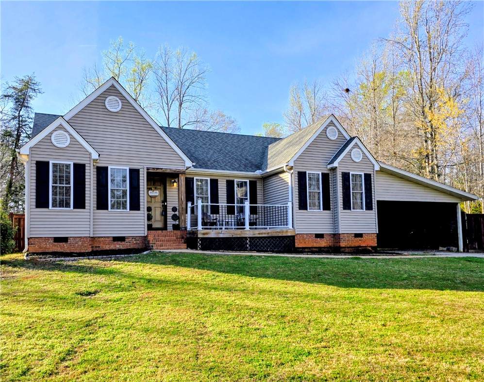 137 Hillside Drive - Photo 1