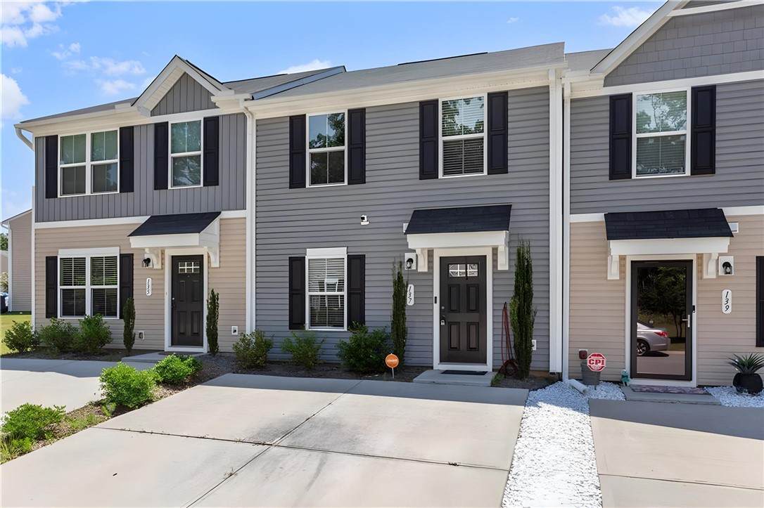 137 Nicklaus Drive - Photo 1