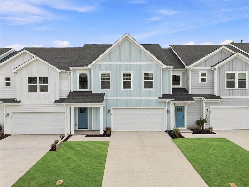 428 Crestcreek Drive - Photo 1