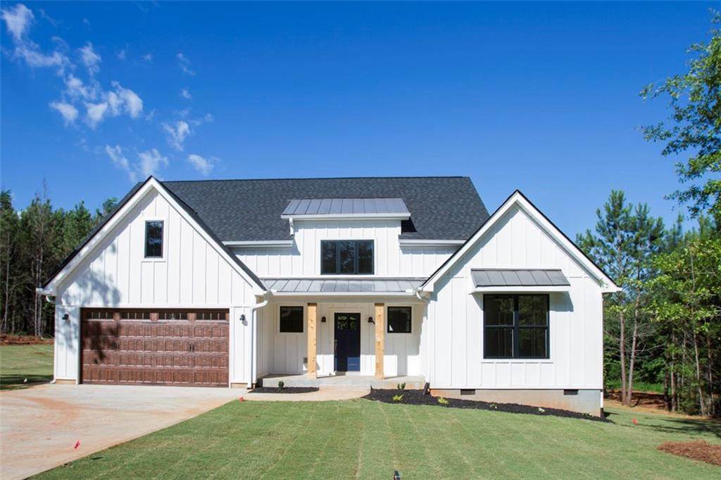 905 Hunters Trail - Photo 1