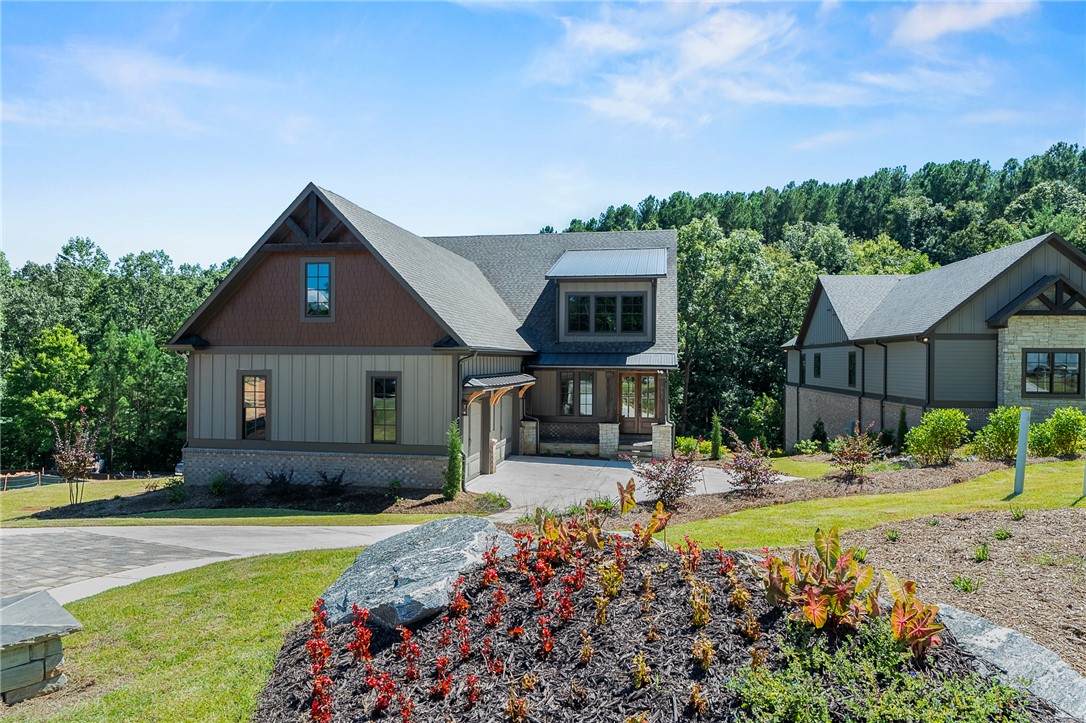 711 Hemlock Court - Photo 1