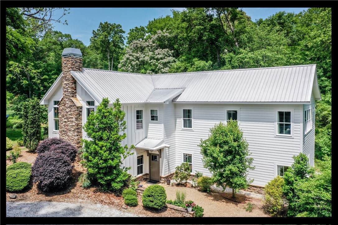 224 Edgewood Drive - Photo 1