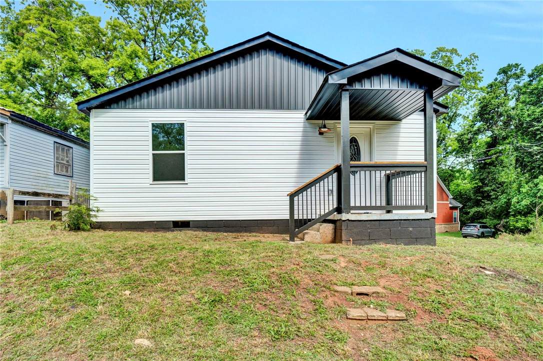 404 Short Street - Photo 1