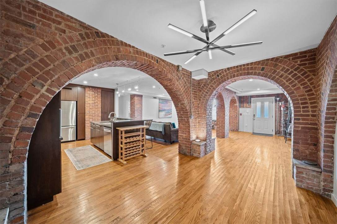 400 Washington Street - Photo 1