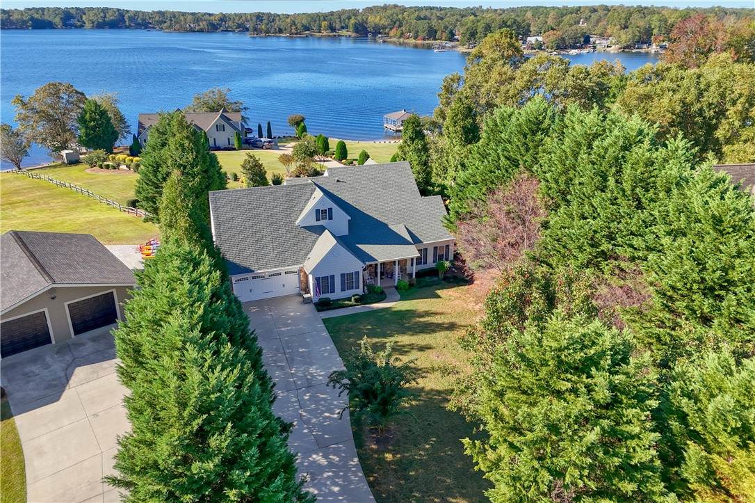 192 Walker Point - Photo 1