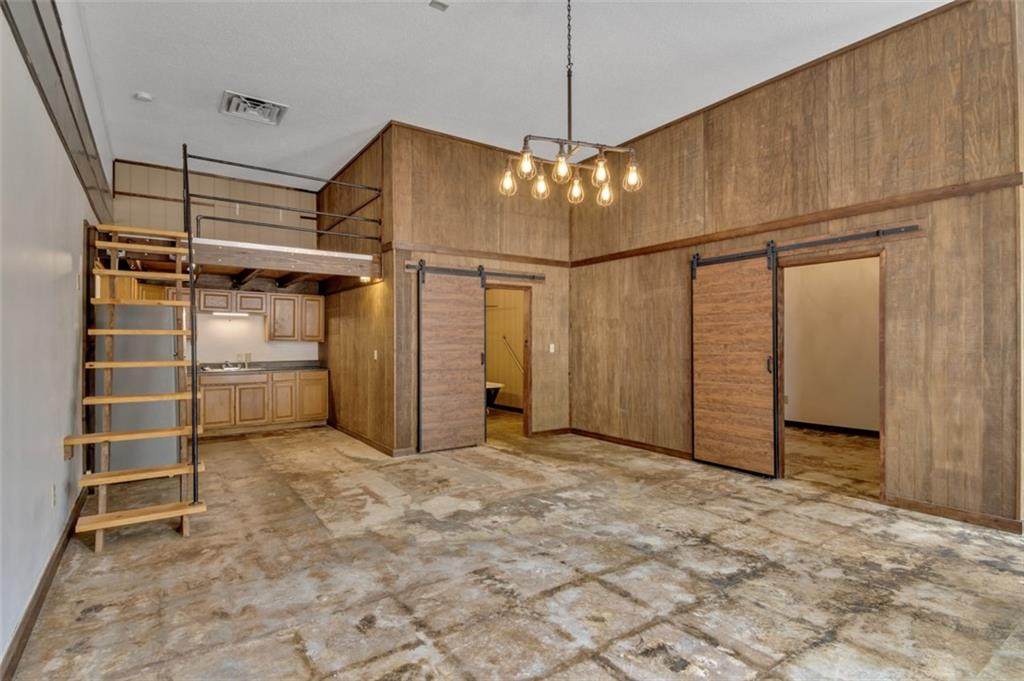 108 Baker Street - Photo 1