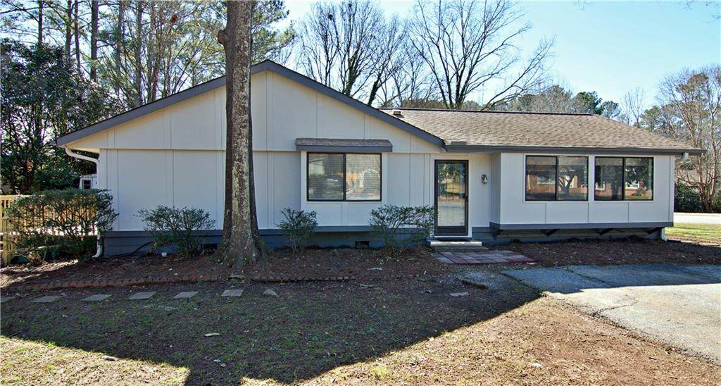 102 Evergreen Drive - Photo 1