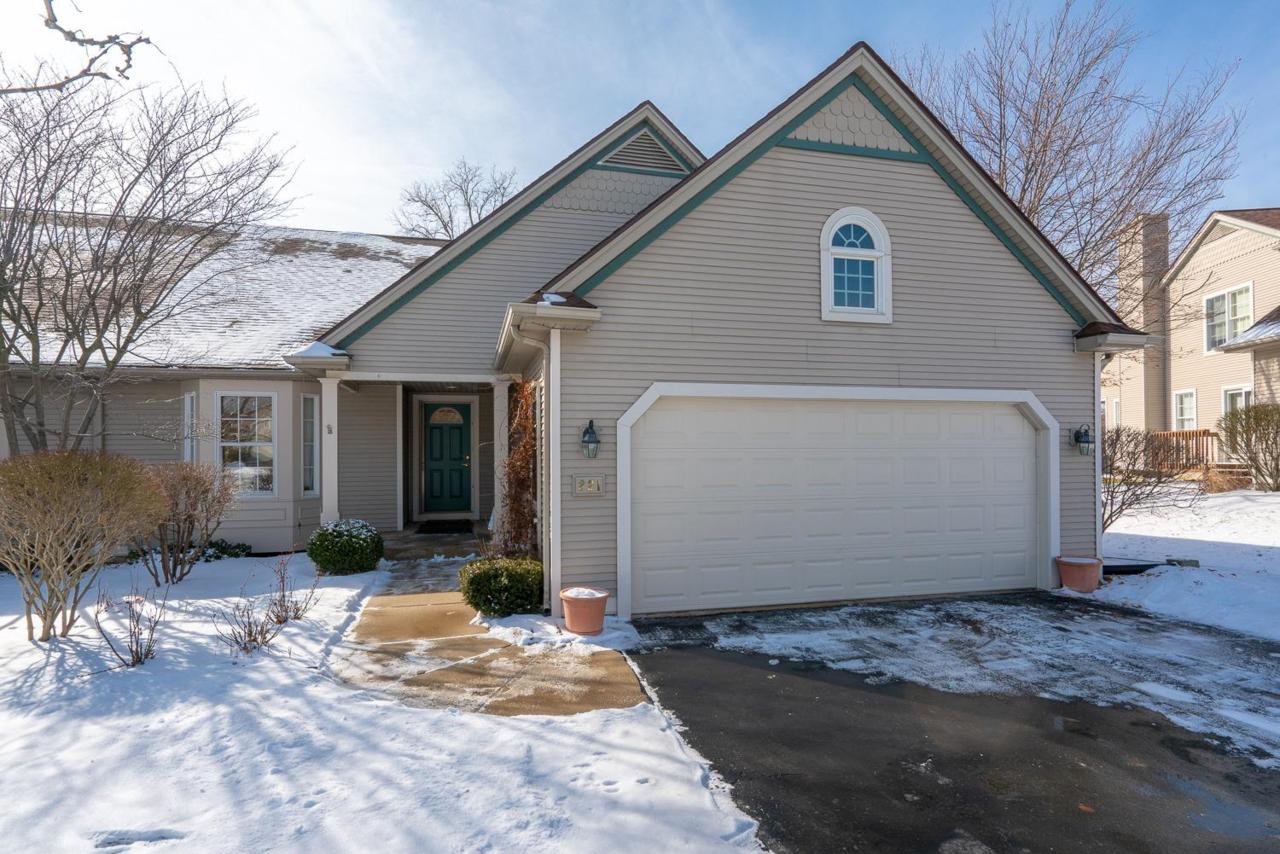 221 Pierce Lake Drive - Photo 1