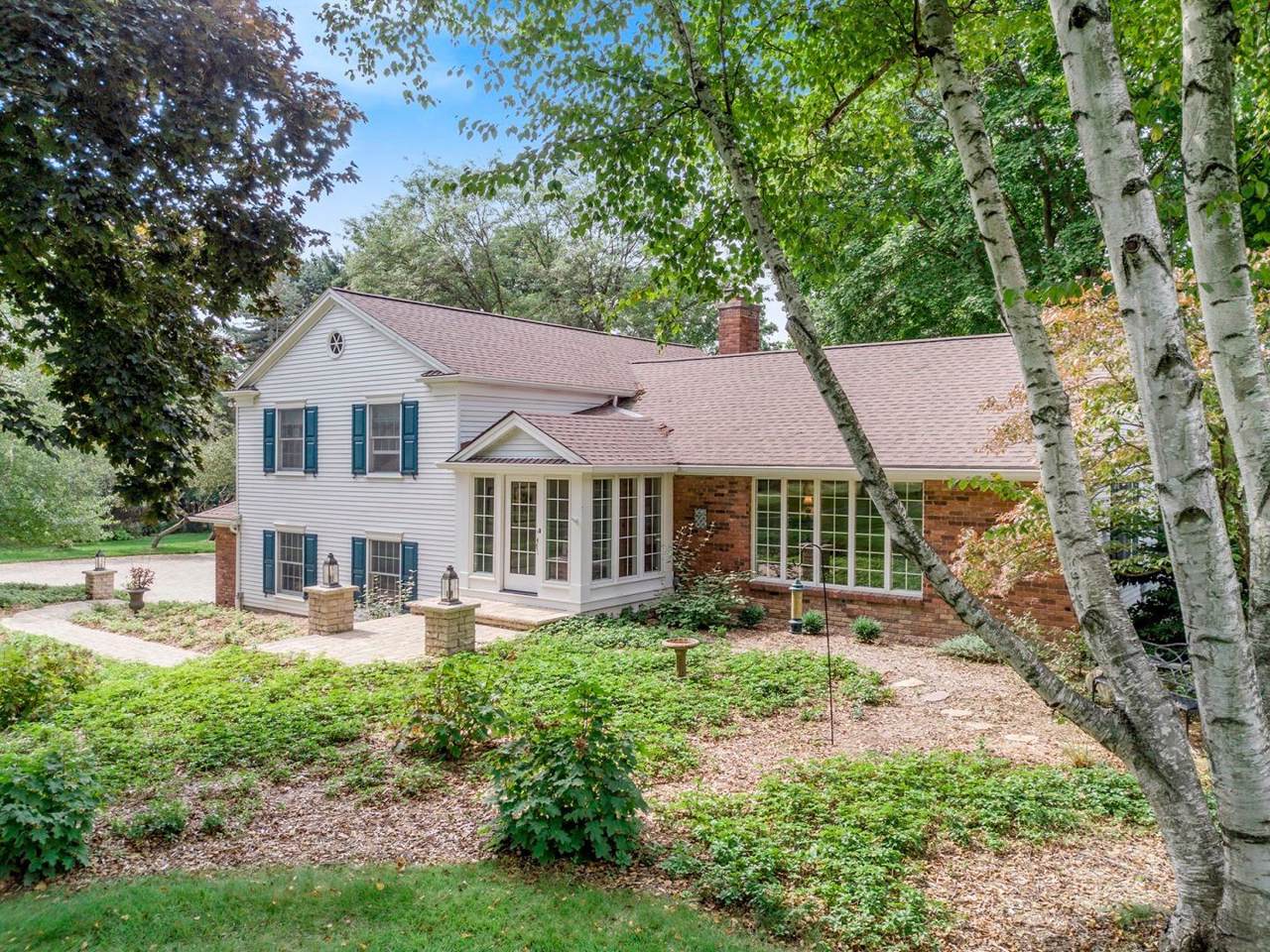3131 Daleview Drive - Photo 1