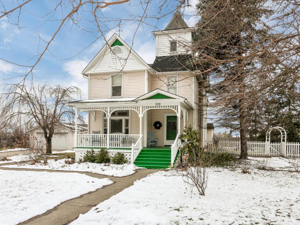 96 Columbia Avenue - Photo 1