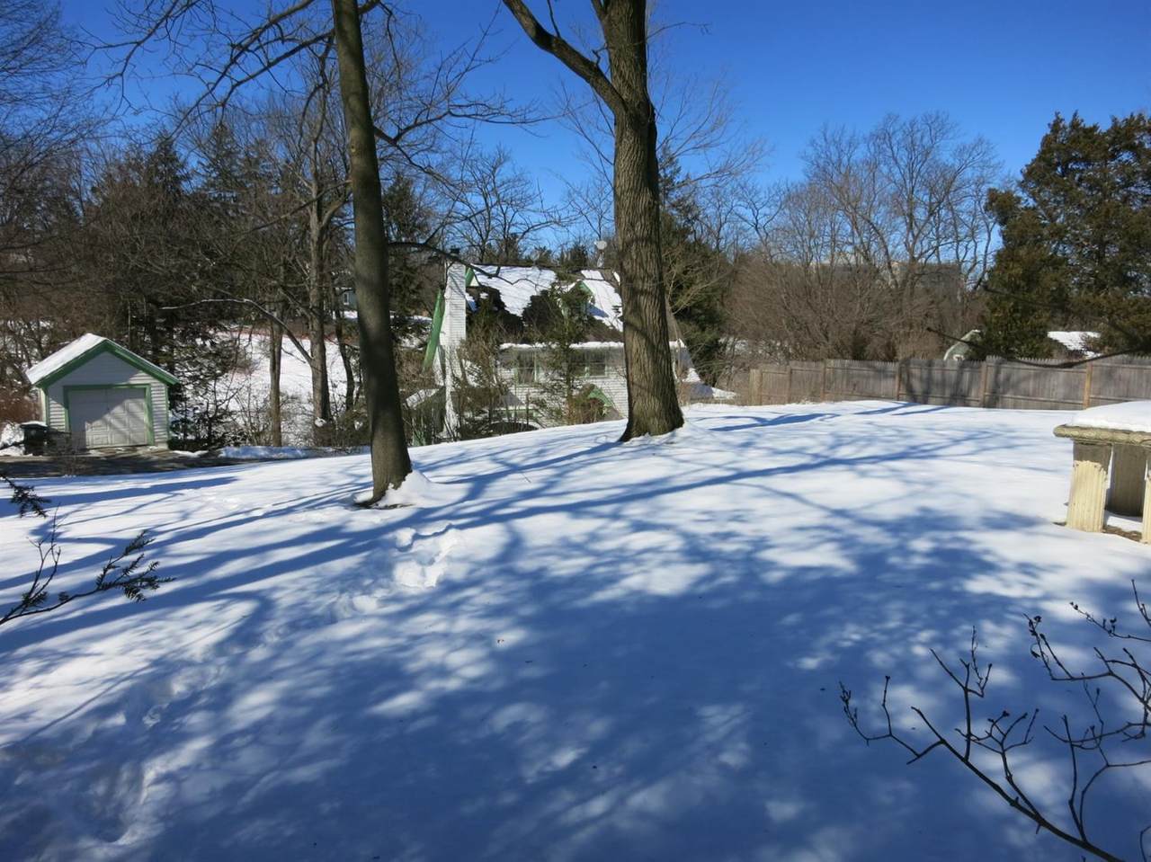 7 Ridgeway - Photo 1