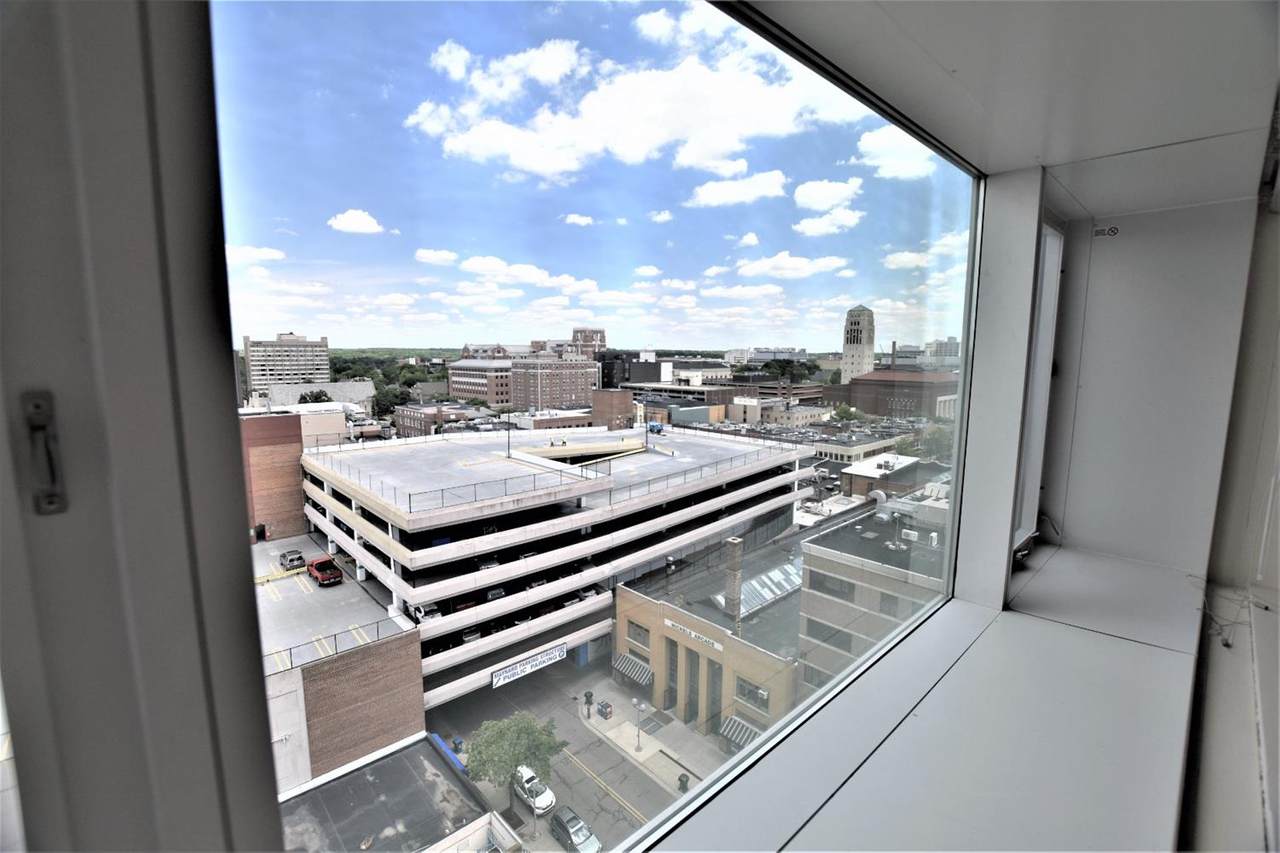 555 William Street - Photo 1