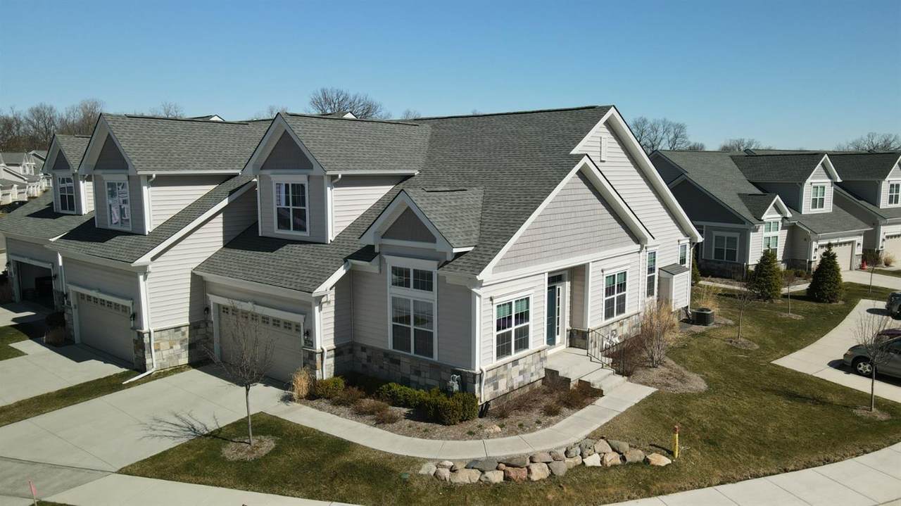 2689 Oxford Circle - Photo 1
