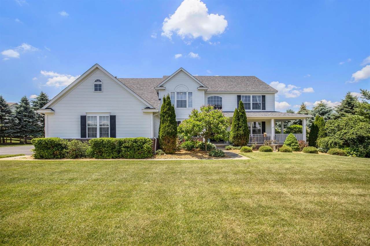 2737 Island Hills Drive - Photo 1