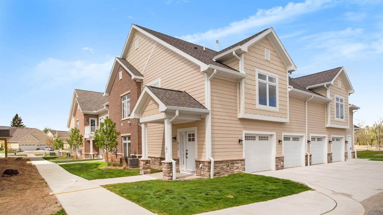 623 Woodland - Photo 1