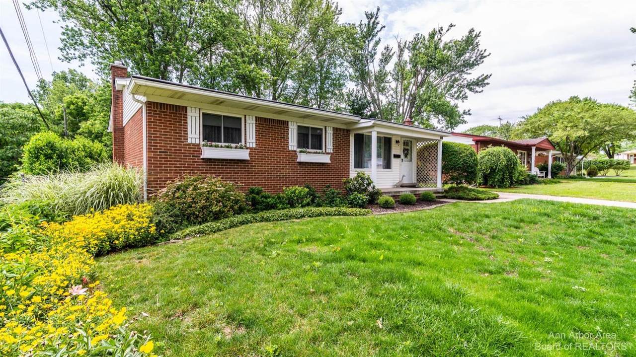 640 Crestwood Circle - Photo 1