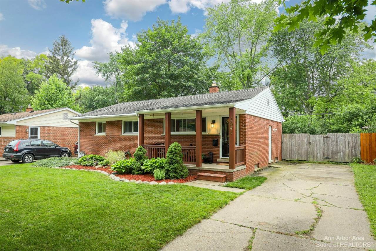 1041 Western Drive - Photo 1