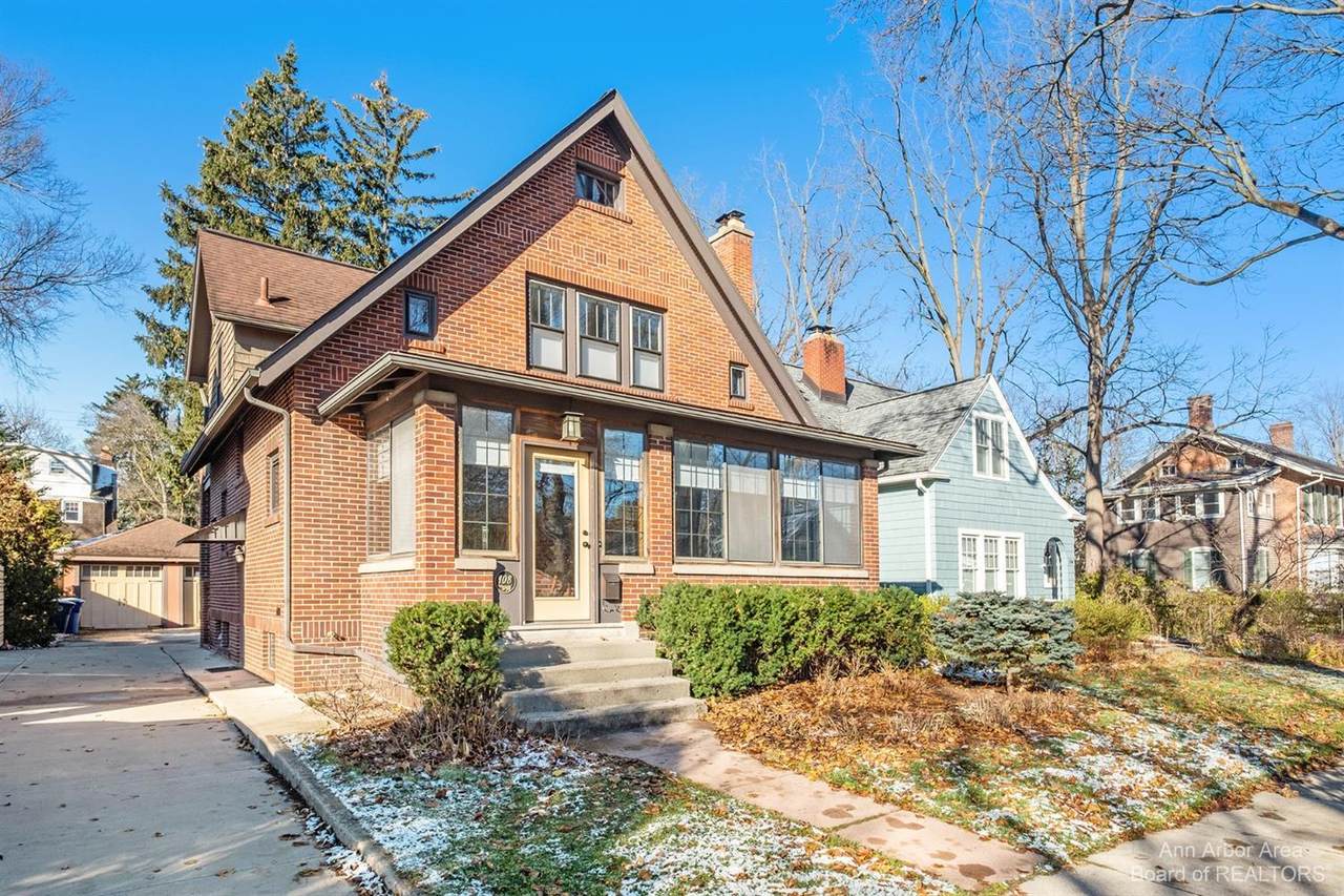 108 Revena Boulevard - Photo 1