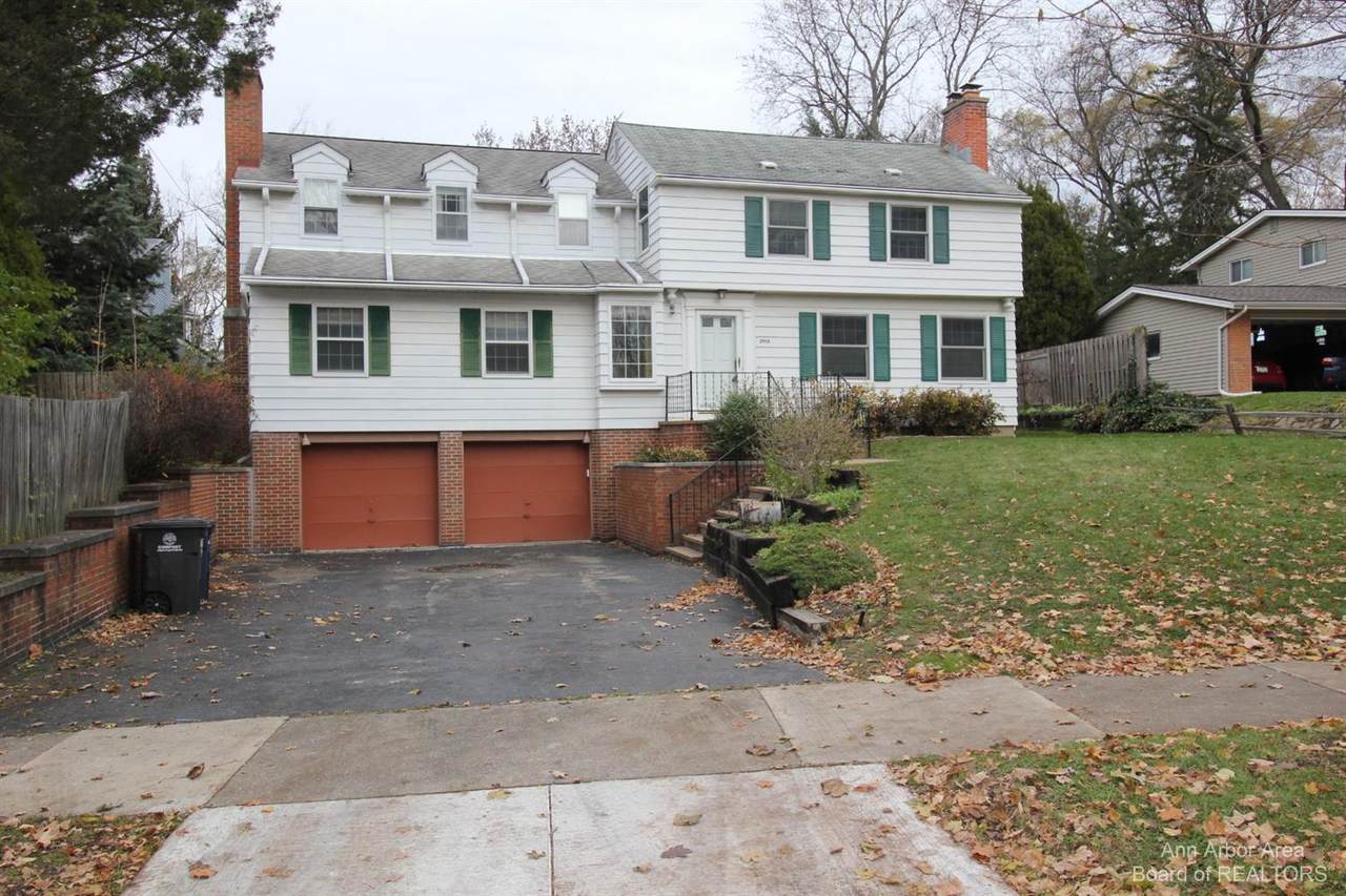 2908 Brockman Boulevard - Photo 1