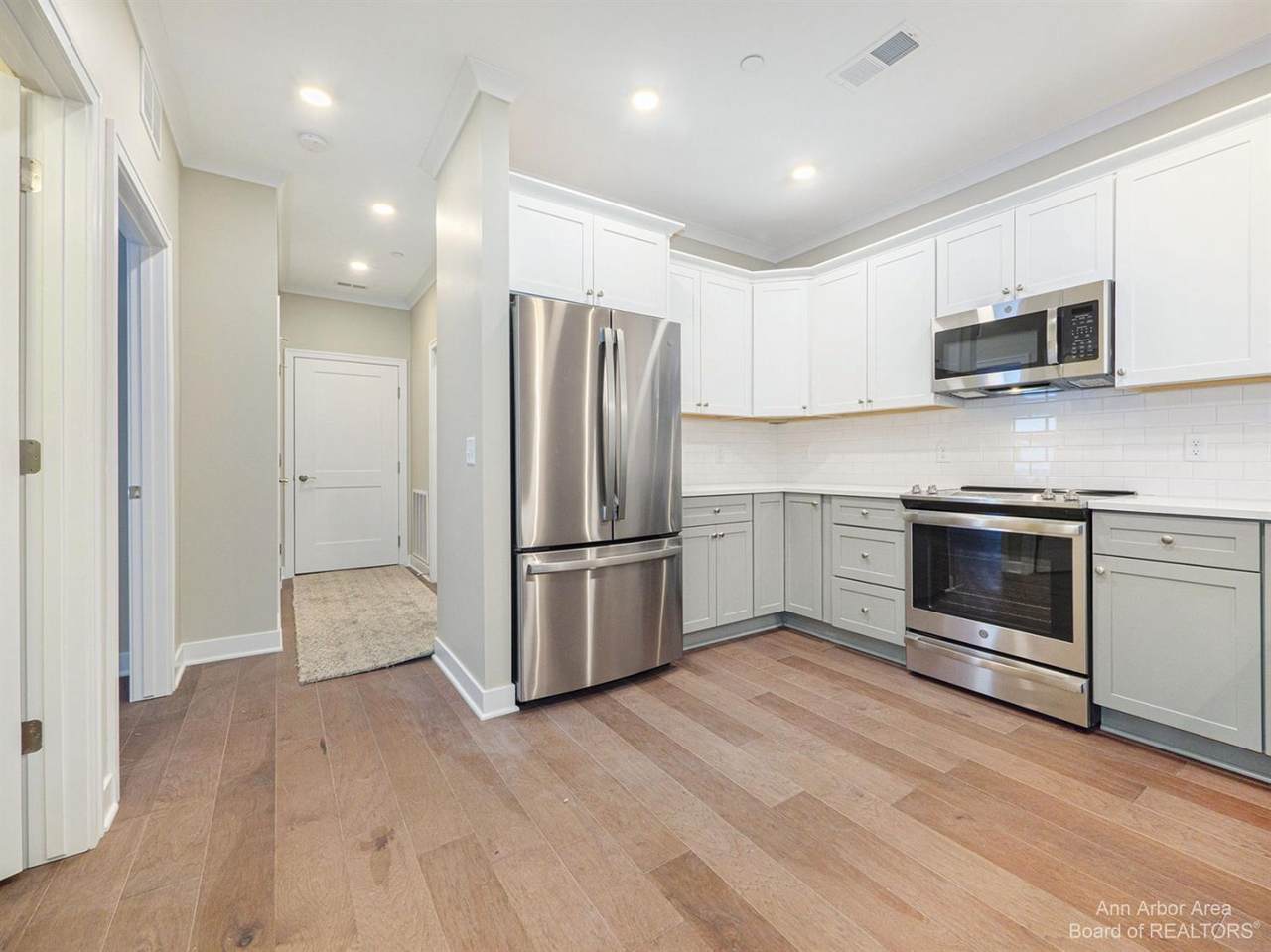 621 Woodland Lane - Photo 1