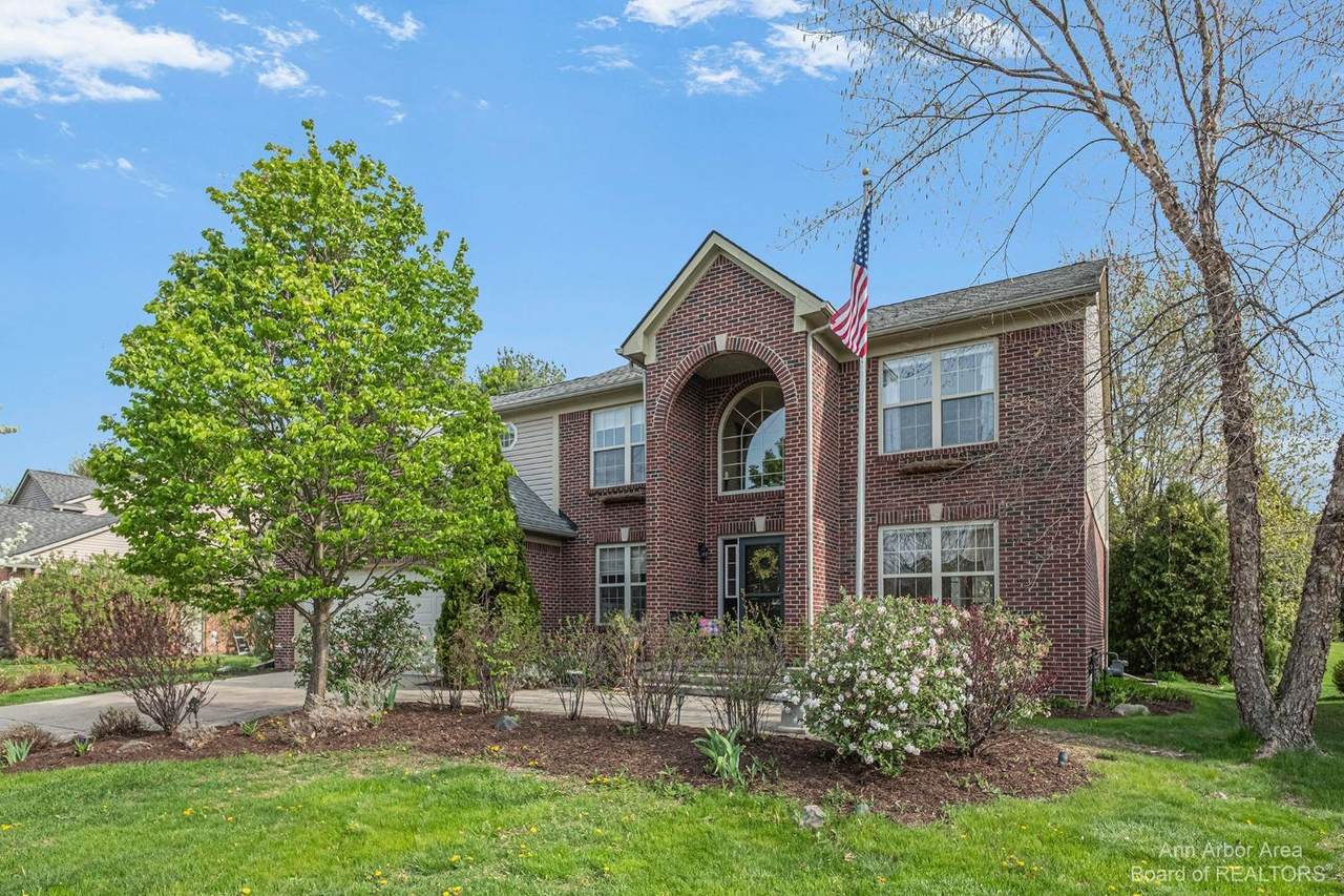 451 Fairways Lane - Photo 1