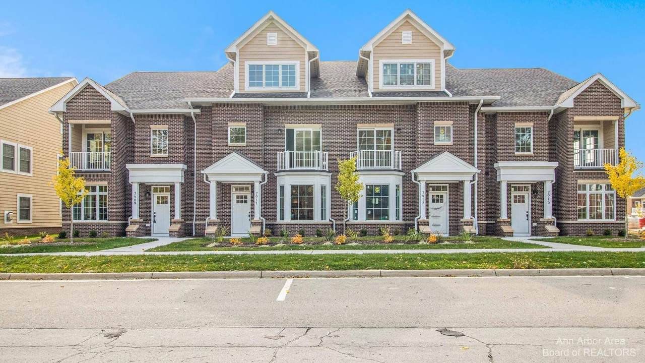 7909 Grand Street - Photo 1