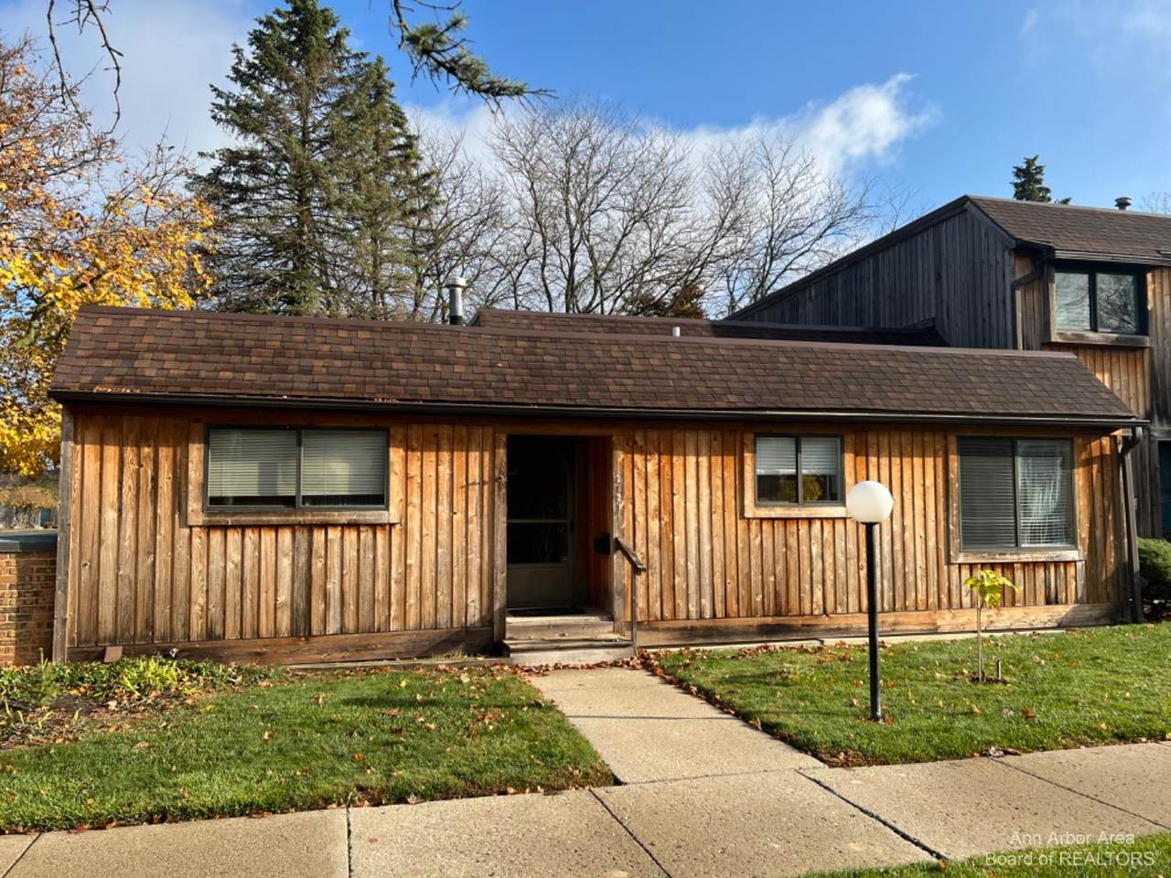 2121 Pauline Court - Photo 1
