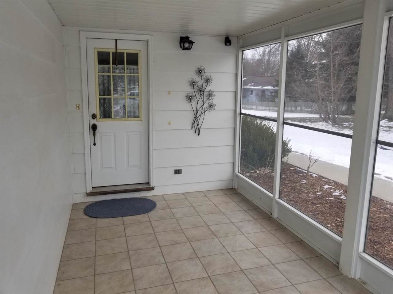 316 Macomb - Photo 1