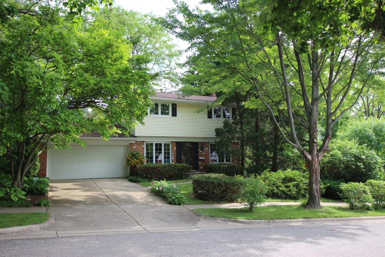 9 Lois Court - Photo 1