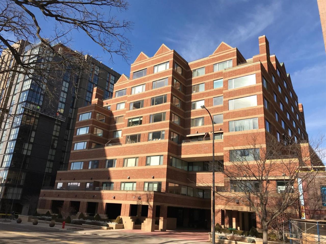 505 Huron Street - Photo 1
