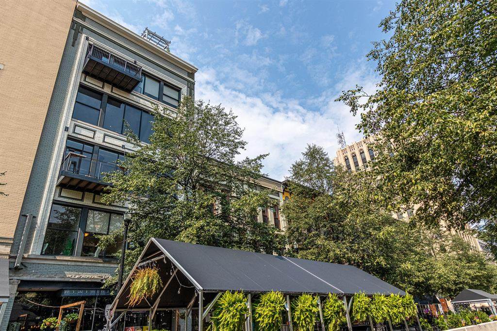 49 Monroe Center Street - Photo 1