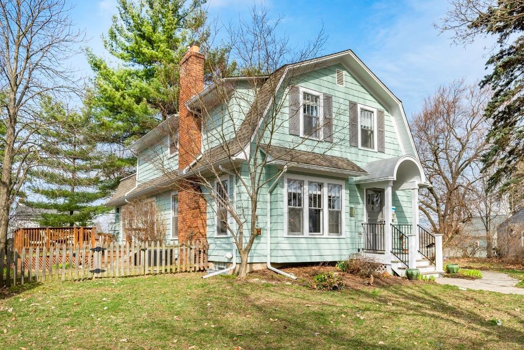 119 Fairview - Photo 1
