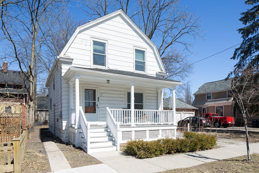 112 Madison Street - Photo 1