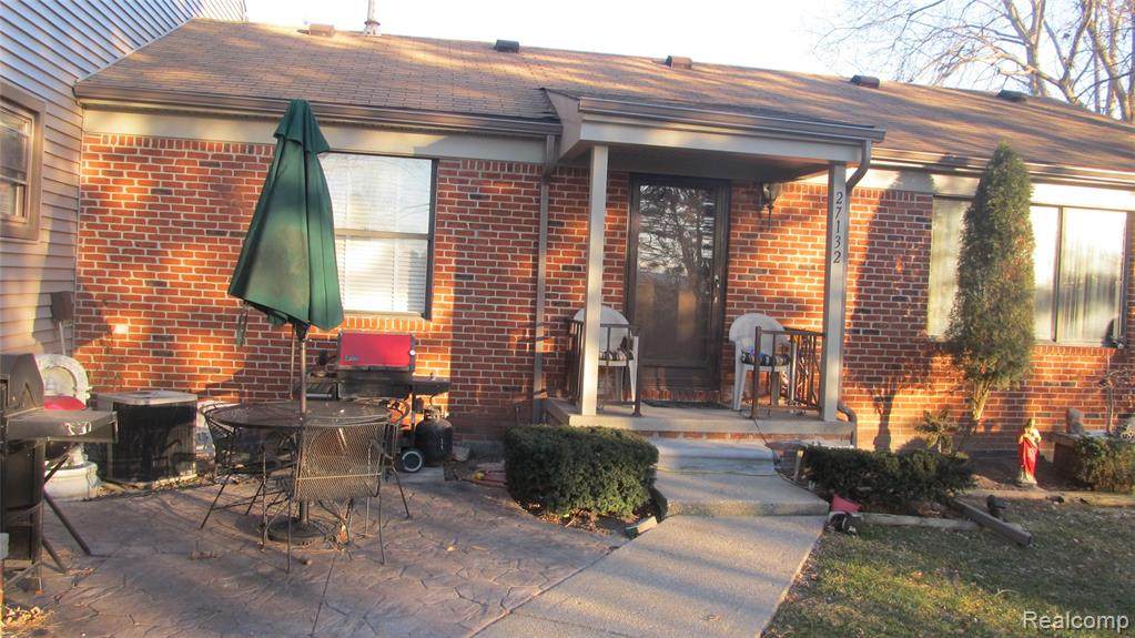 27132 Winchester Street - Photo 1
