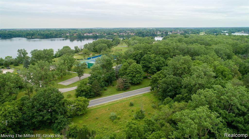 9120 Huron River Drive - Photo 1