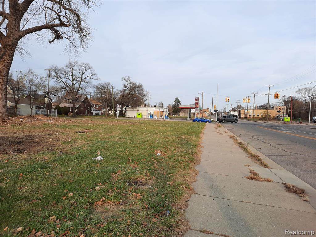 14345 Kercheval - Photo 1