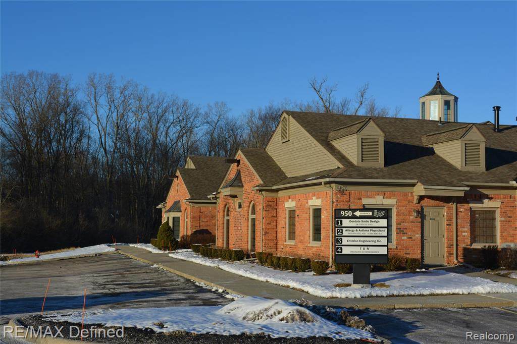 950 W Avon Road - Photo 1