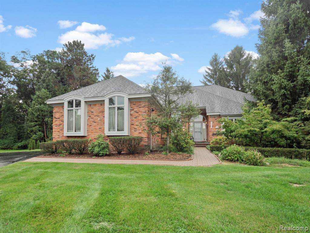 1218 Pembury Lane - Photo 1