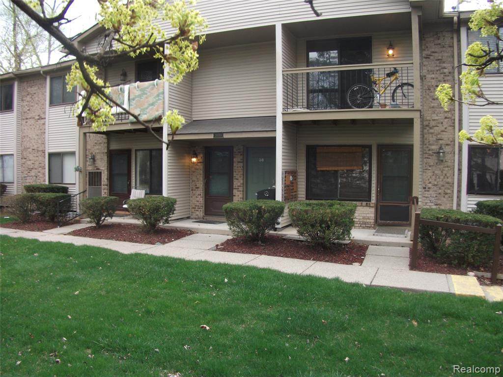 24066 Middlebelt Rd Bldg 4 Unit 38 - Photo 1