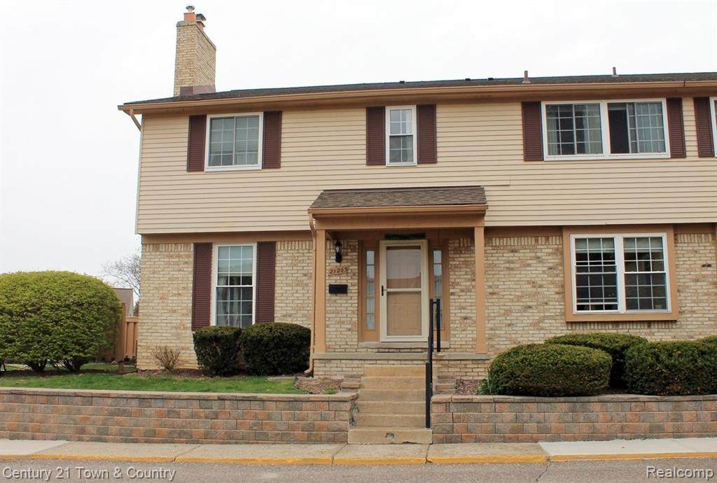 21203 Glen Haven Circle - Photo 1
