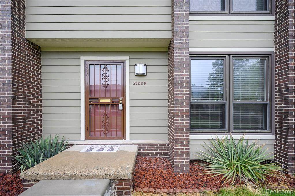 21009 Sherman Avenue - Photo 1
