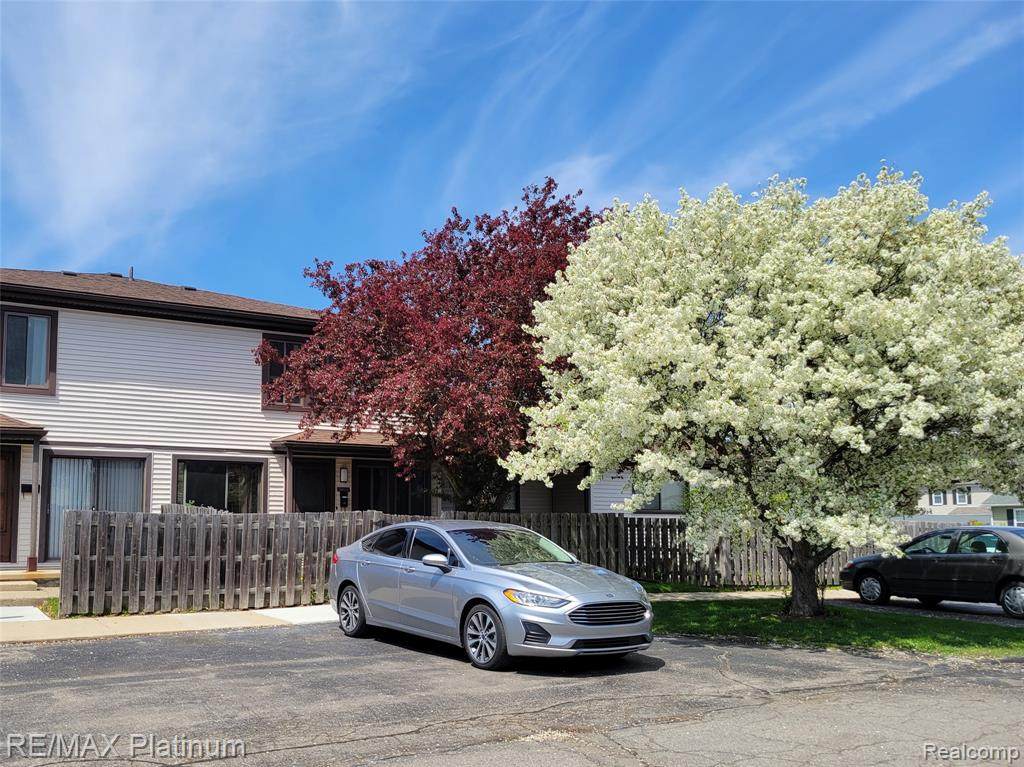 3026 Roundtree Boulevard - Photo 1