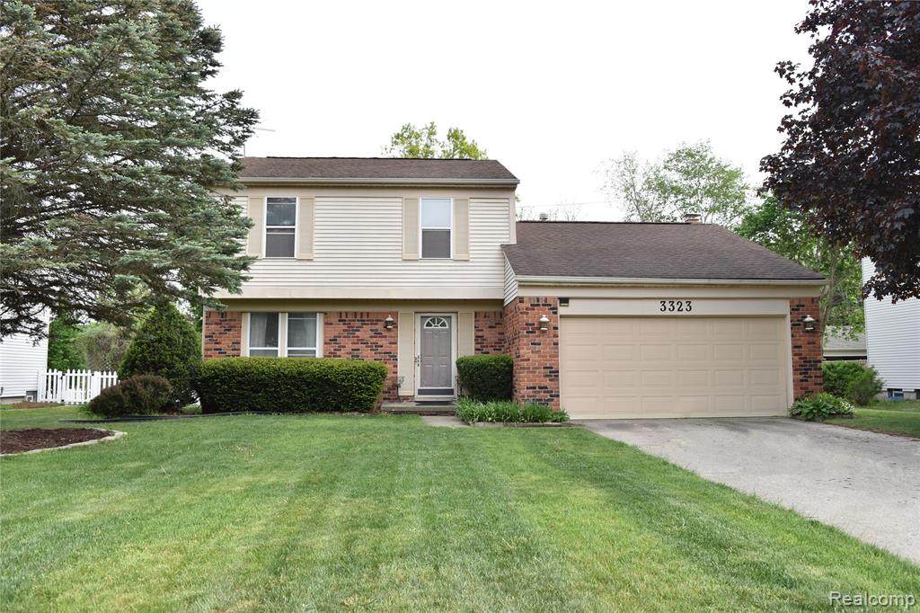 3323 Leewood Drive - Photo 1