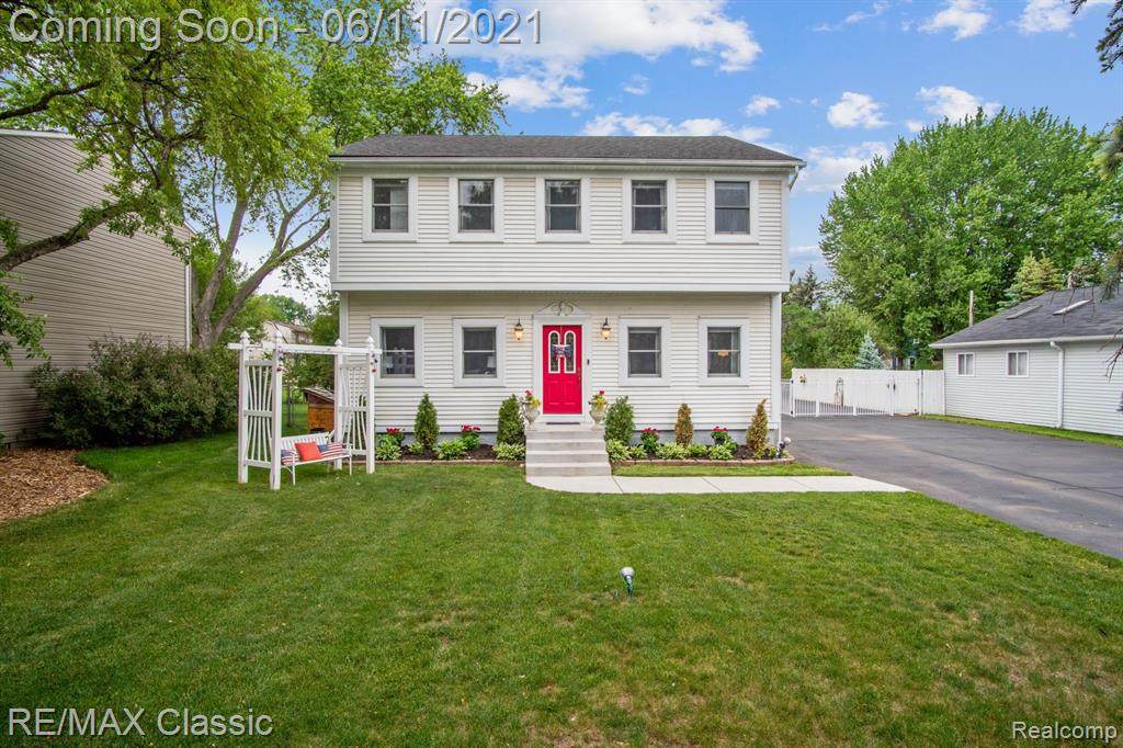 44780 Joy Road - Photo 1