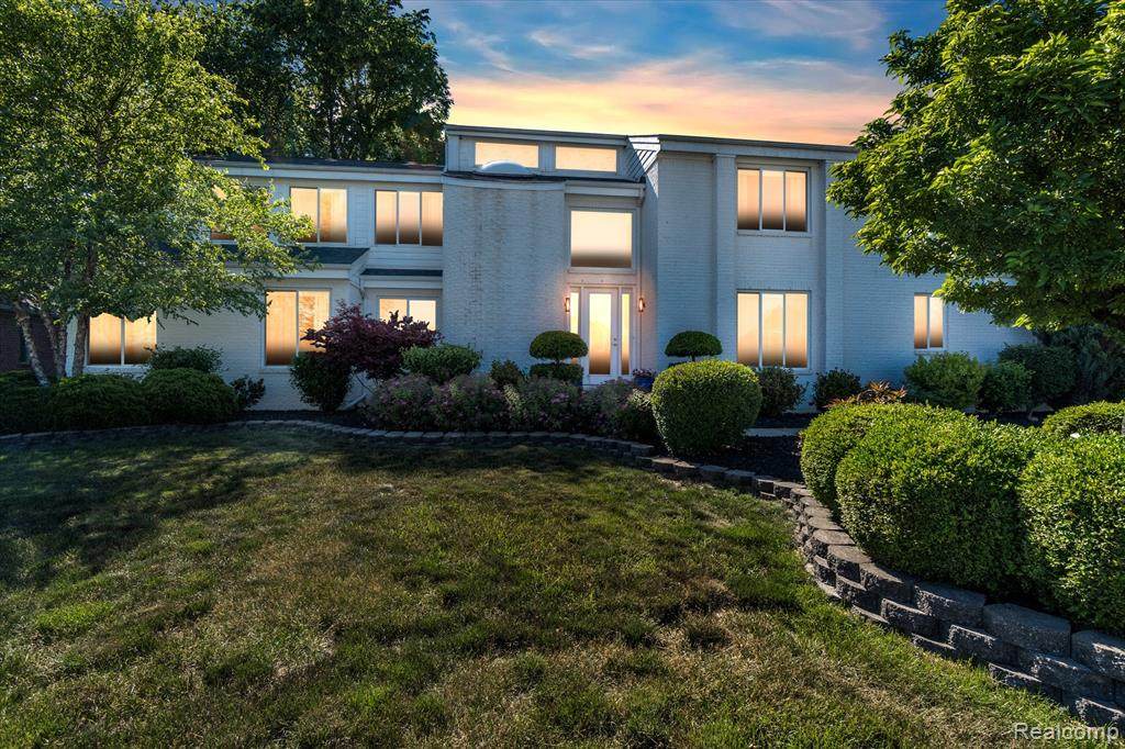 994 Saint James Park Avenue - Photo 1