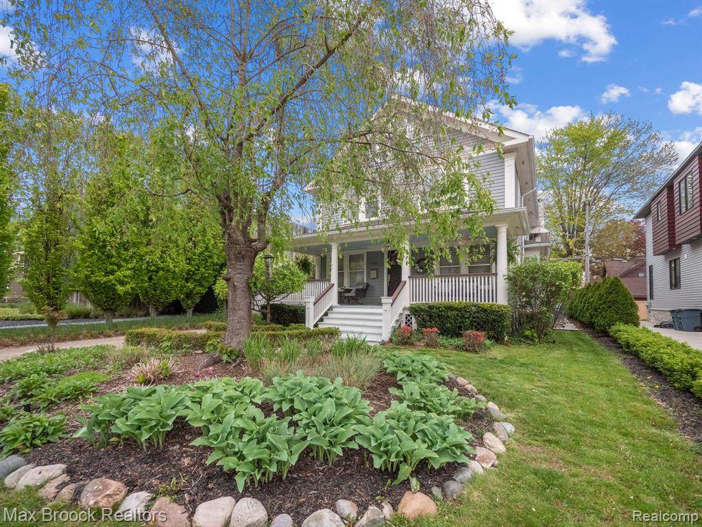 731 Bates Street - Photo 1