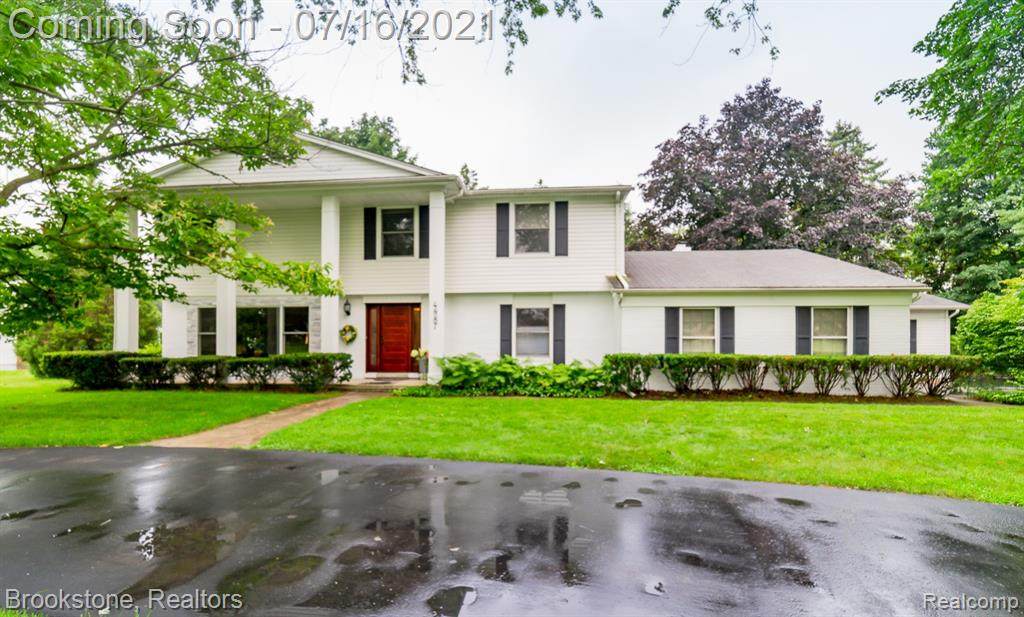 4887 Beacon Hill Drive - Photo 1