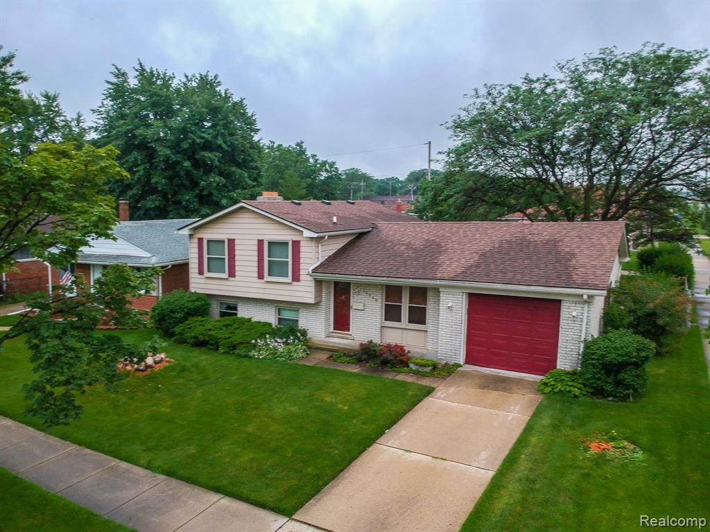 22740 Recreation Street - Photo 1