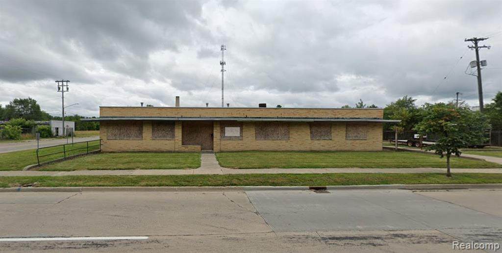 1900 Holland Avenue - Photo 1