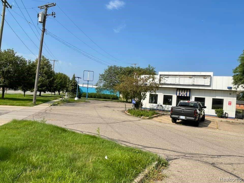 17431 Dix Road - Photo 1